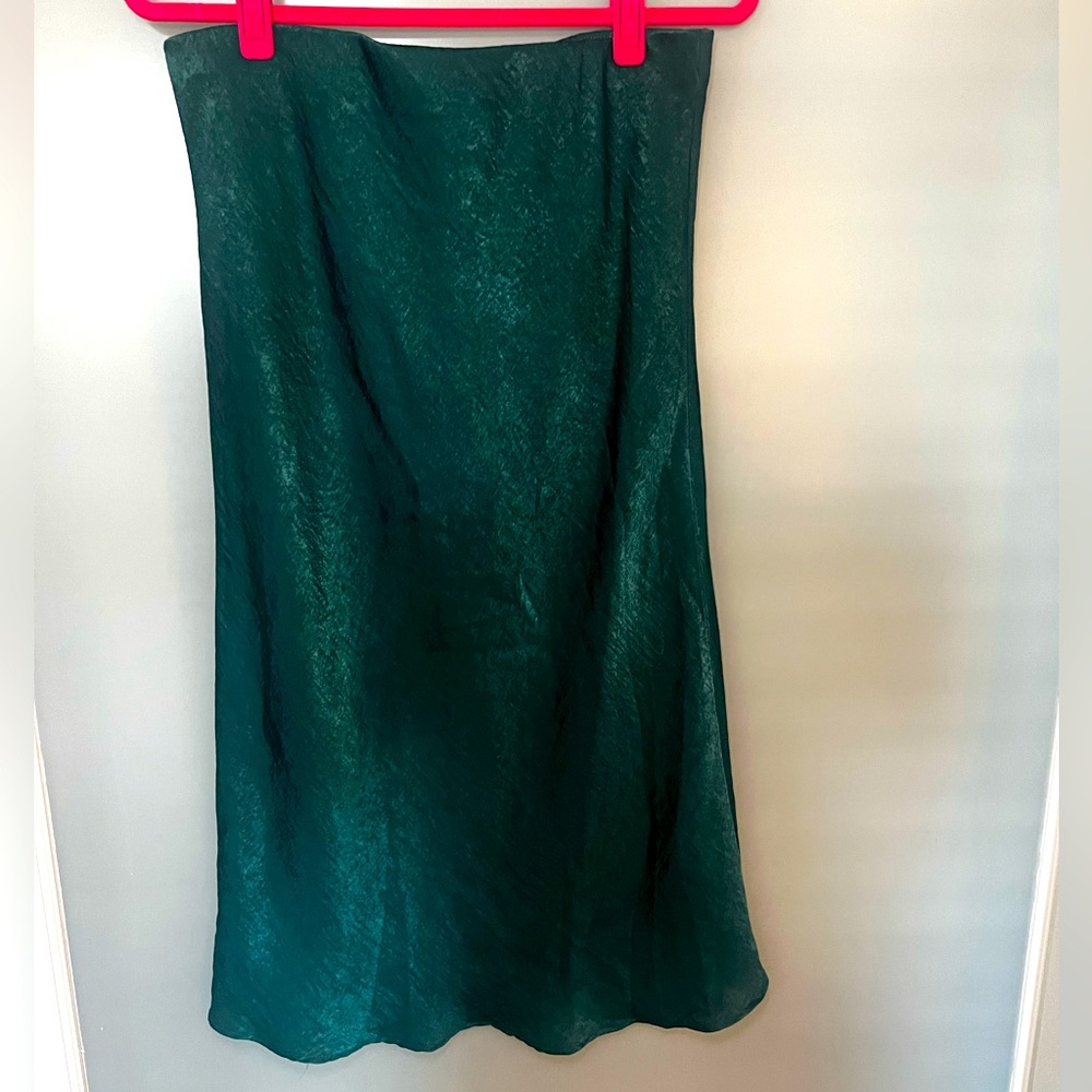 Satin midi skirt in dark forest green size L